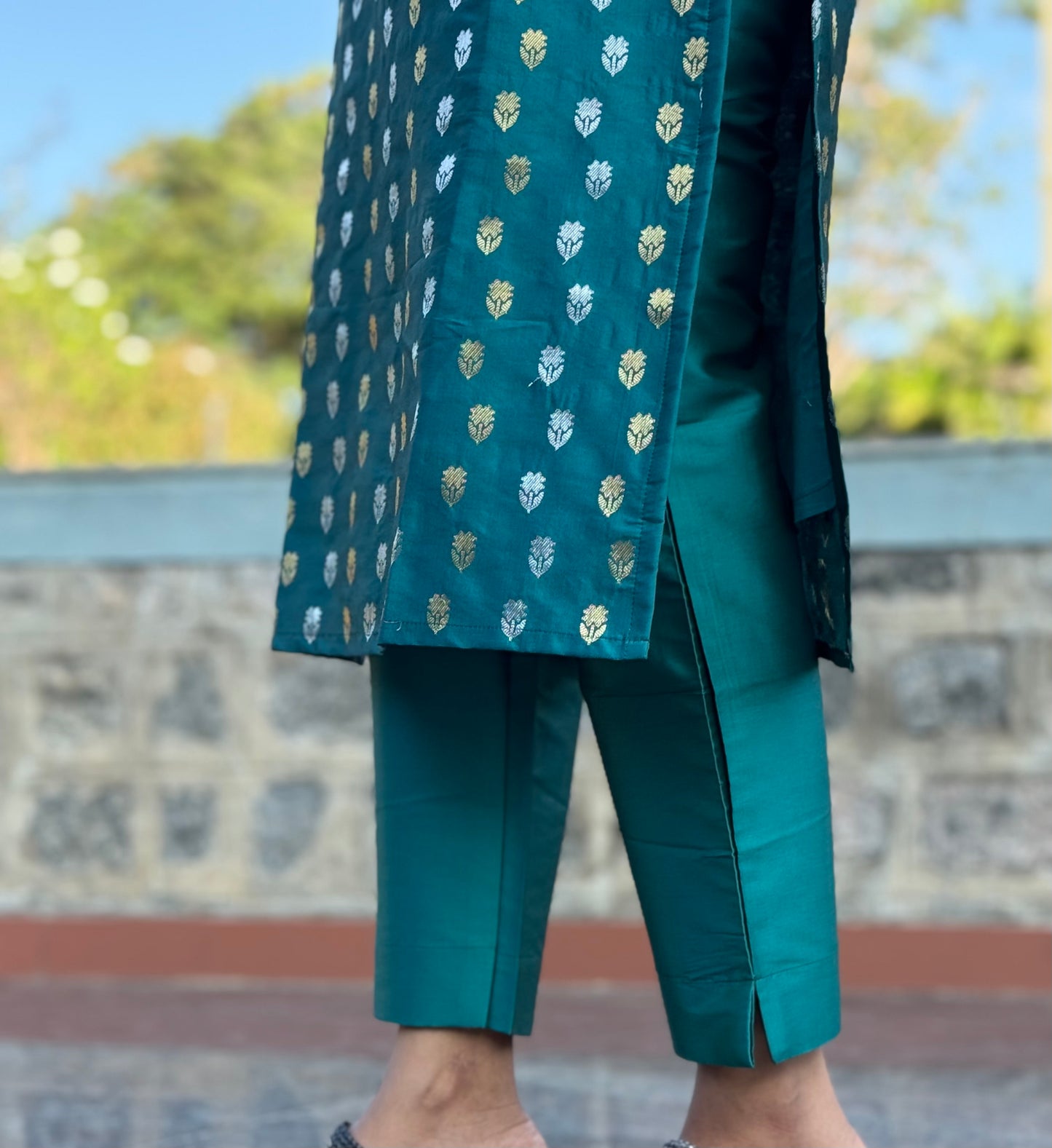 NY 521 Elegant Rawsilk with silk duppatta and elbow puff sleeves