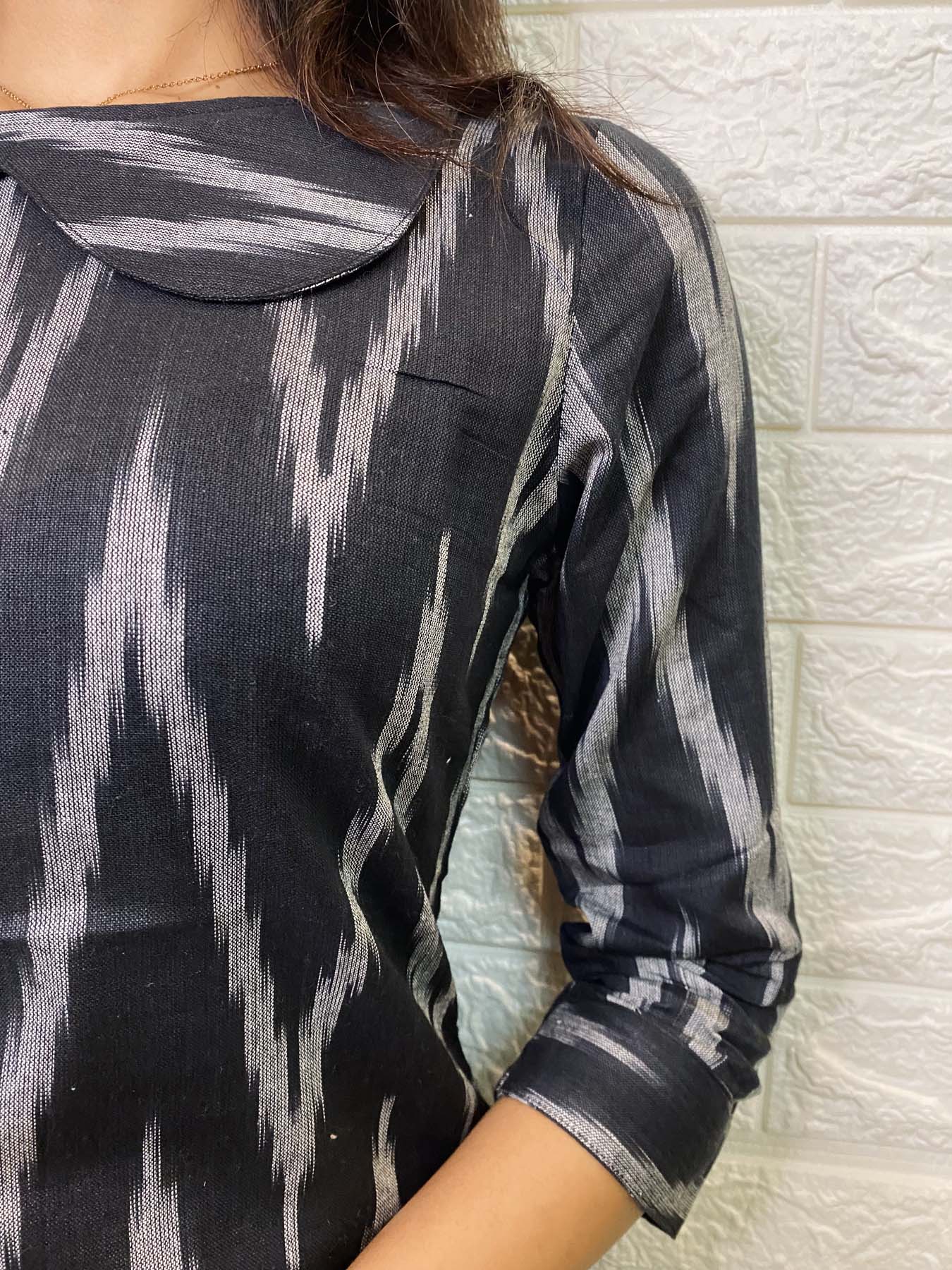 Ikkat kurti with 3/4th sleeves