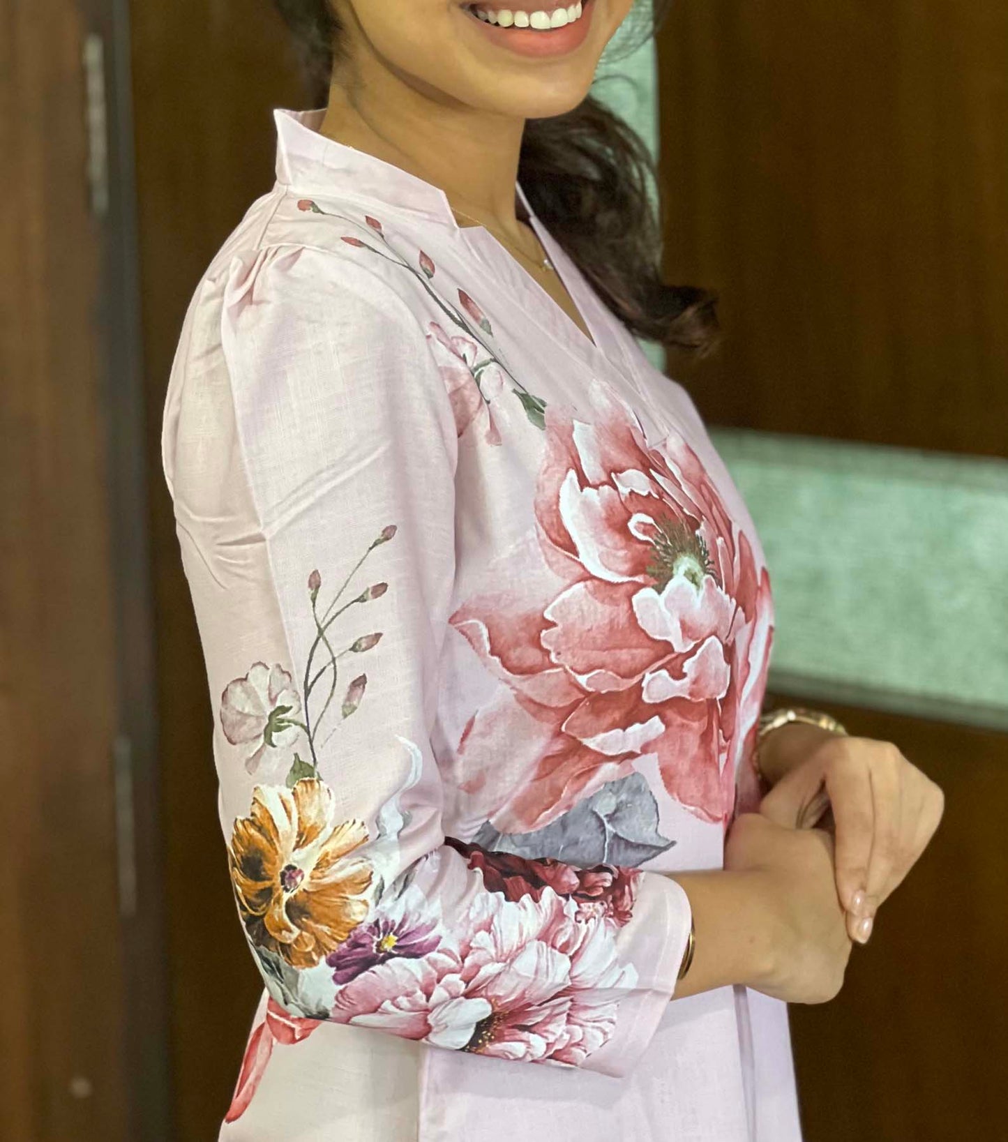 Elegant Linen Cotton kurti with 3/4th puff sleeves