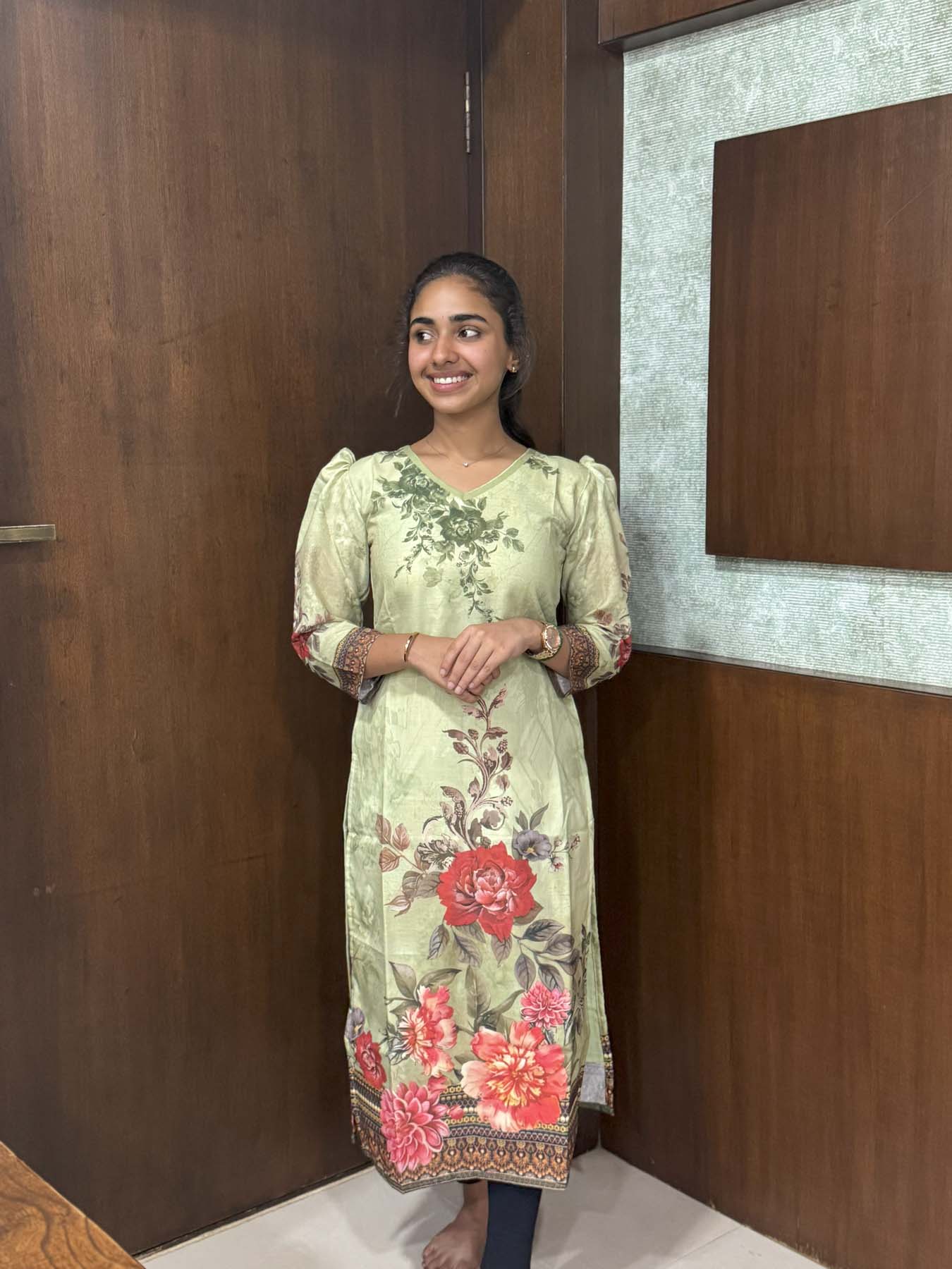 Elegant Linen kurti with duppatta and 3/4th puff sleeves