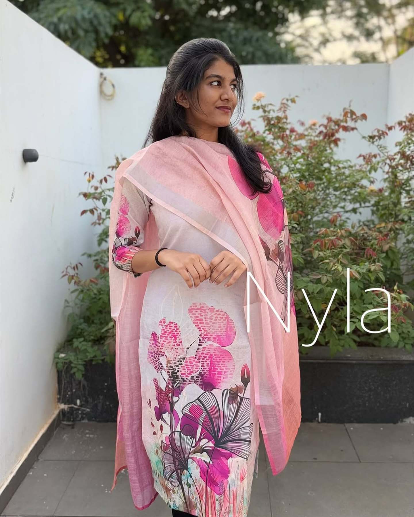 Elegant linen kurti with 3/4th sleeves