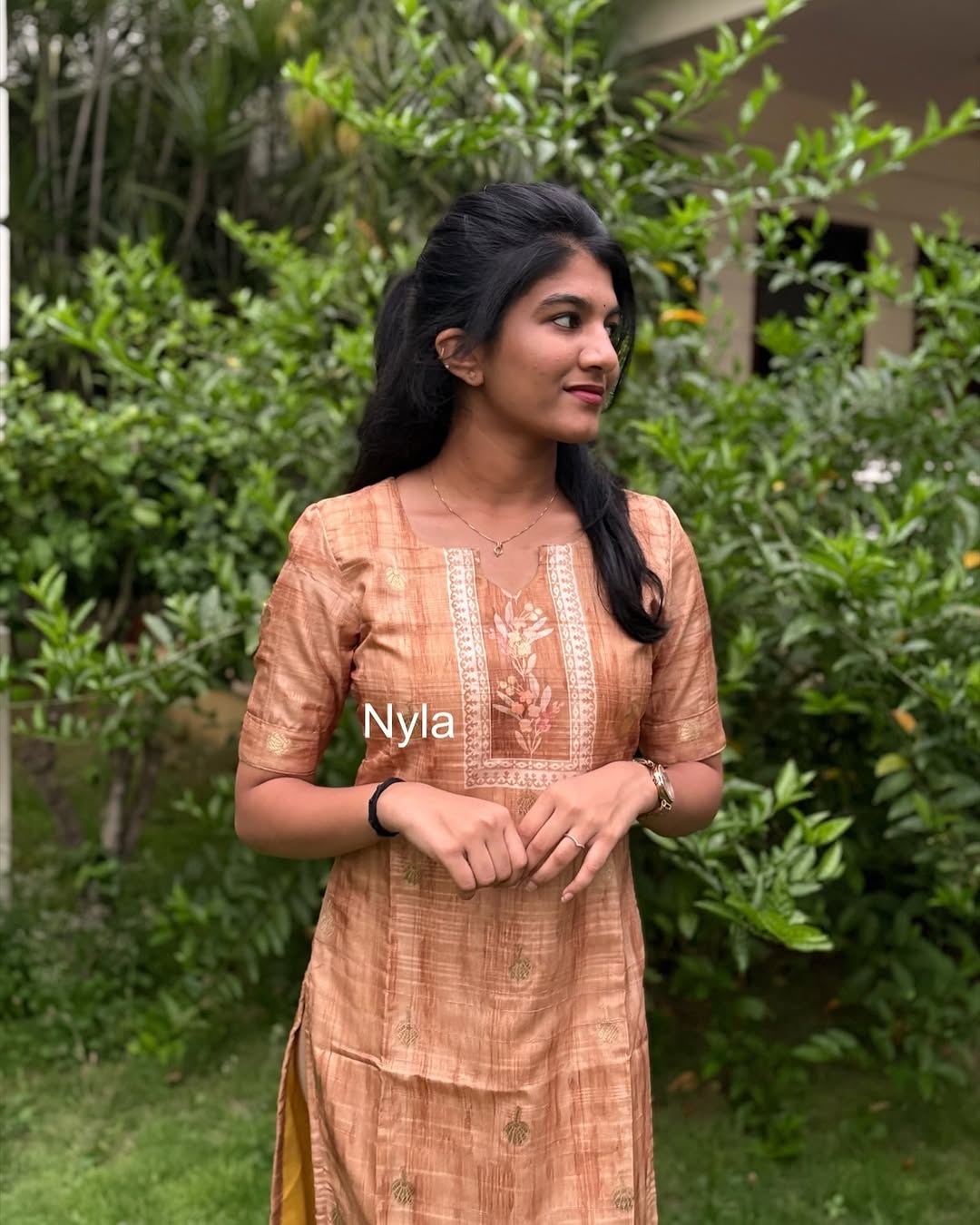 Elegant Chanderi with golden butta kurti with duppatta and elbow sleeves