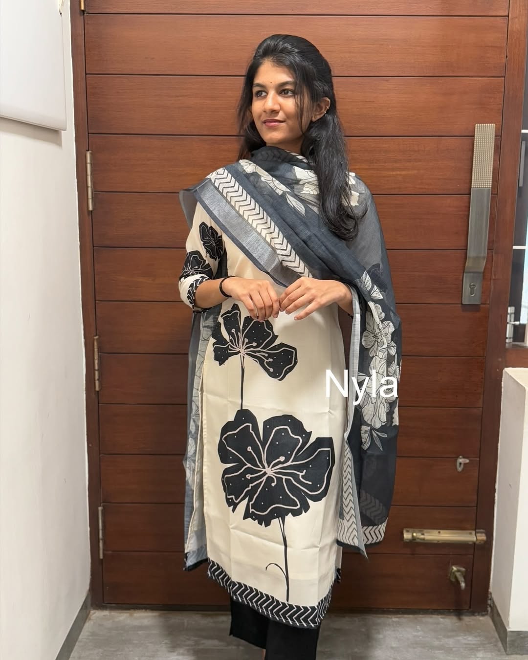 Elegant Linen kurti with duppatta and 3/4th sleeves
