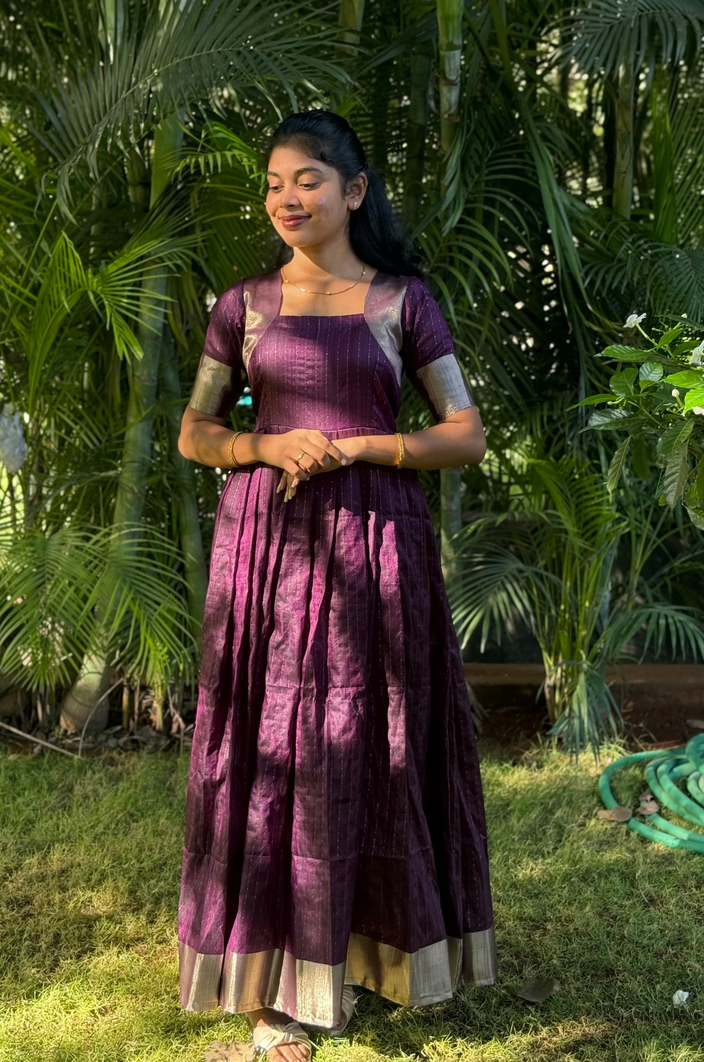 NY 510

Elegant Dola silk skirt material skirt with elbow sleeves