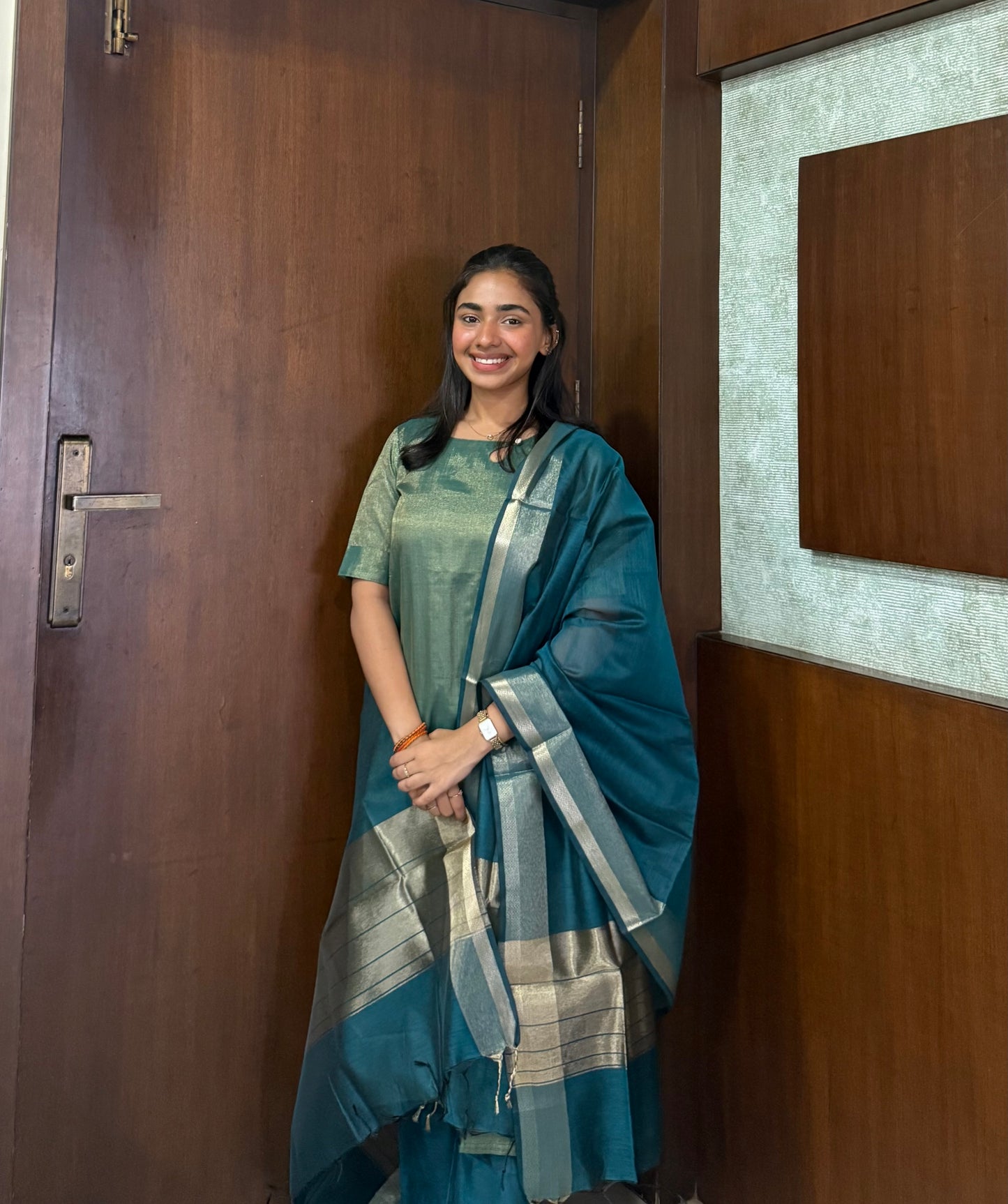 Elegant Tissue kurti set with duppatta and elbow sleeves