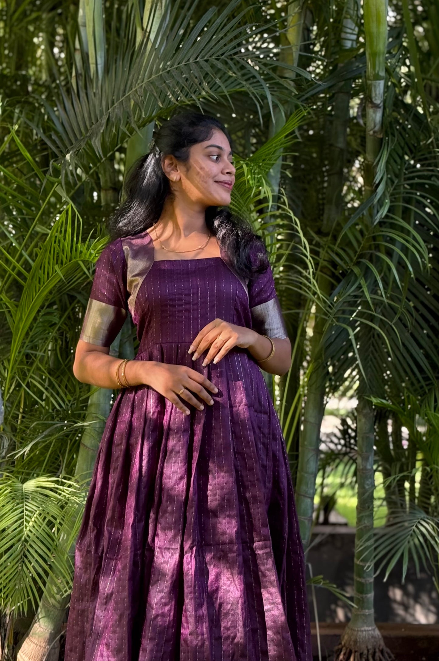 NY 510

Elegant Dola silk skirt material skirt with elbow sleeves