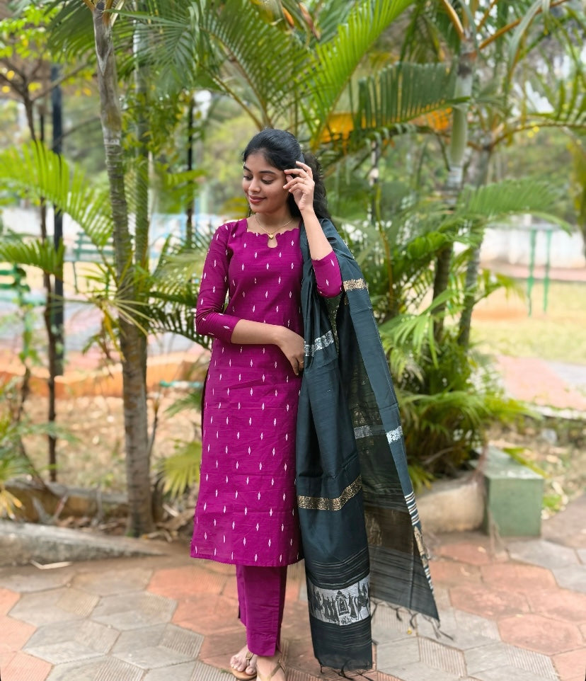 NY 530 Elegant Rawsilk 3/4th sleeves  with scallop neck