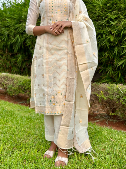 Ny 513 Elegant Cotton Banaras Kurti with 3/4th sleeves and scallop detailings