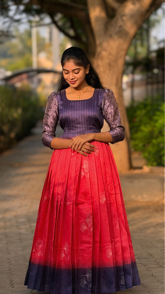 NY 523

Elegant Dola silk maxi with 3/4th puff sleeves