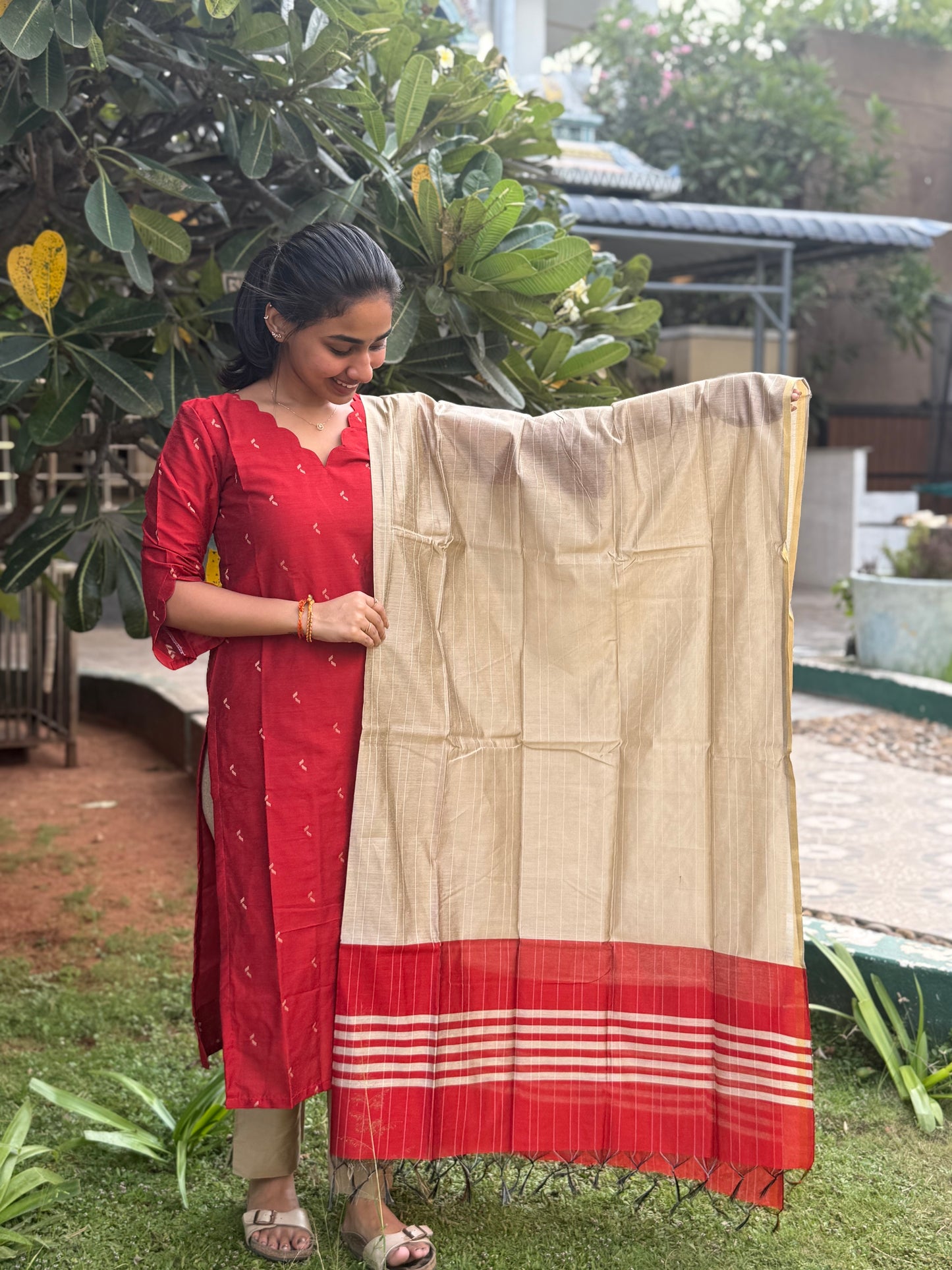 NY 483 Elegant  RawSilk  kurti with 3/4th sleeves and scallop detailings with kantha duppatta