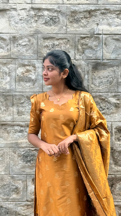 NY 537 Elegant Silk kurti with silk duppatta and elbow puff sleeves