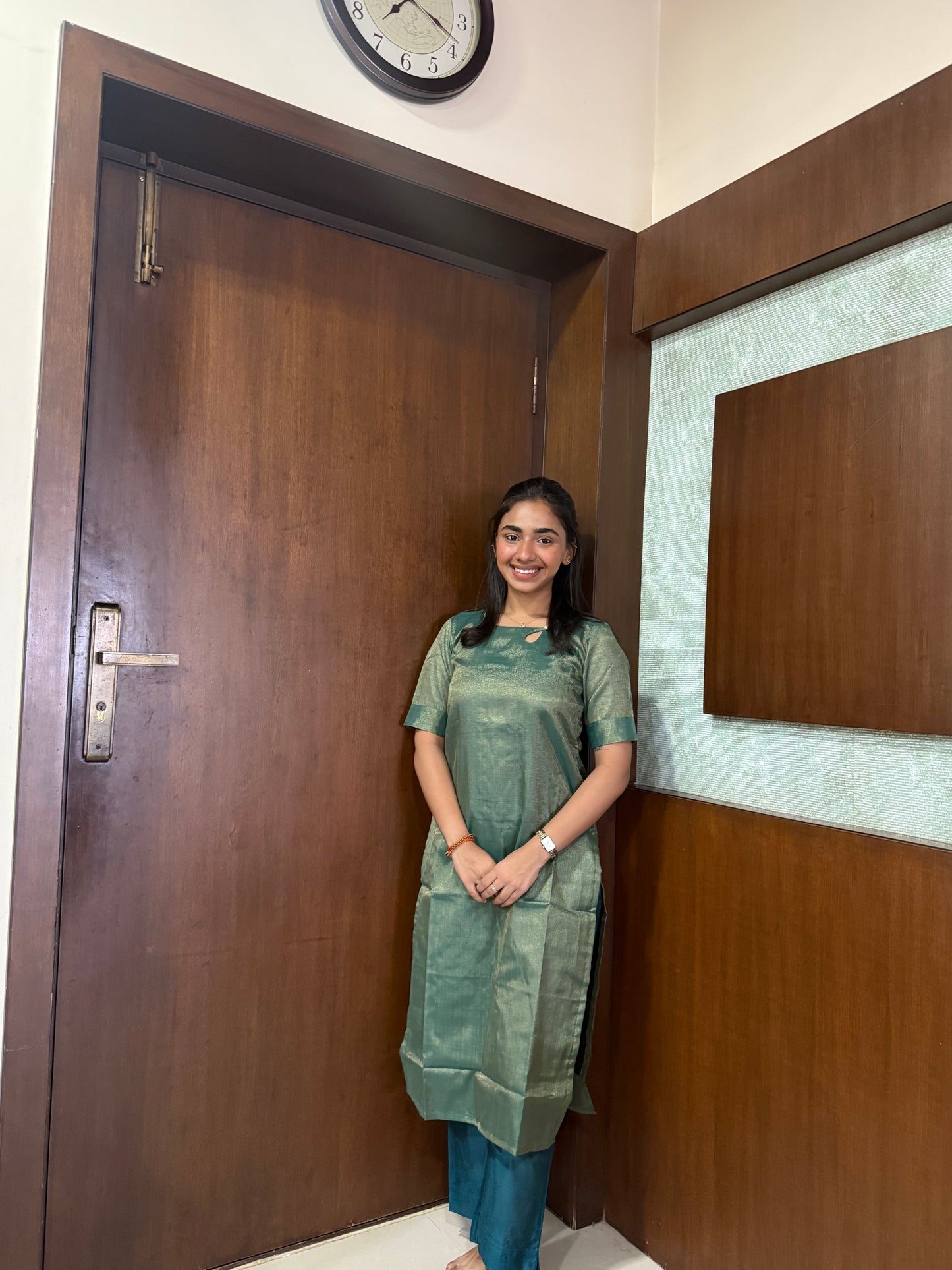 Elegant Tissue kurti set with duppatta and elbow sleeves