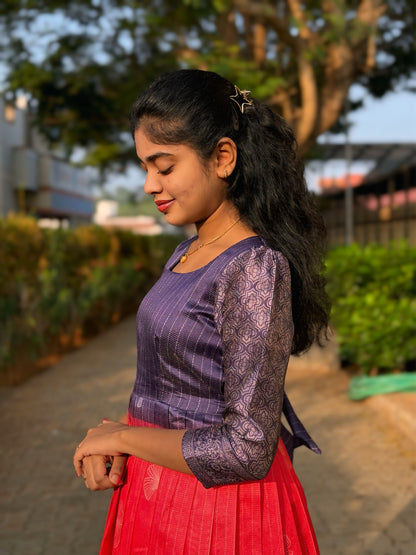 NY 523

Elegant Dola silk maxi with 3/4th puff sleeves