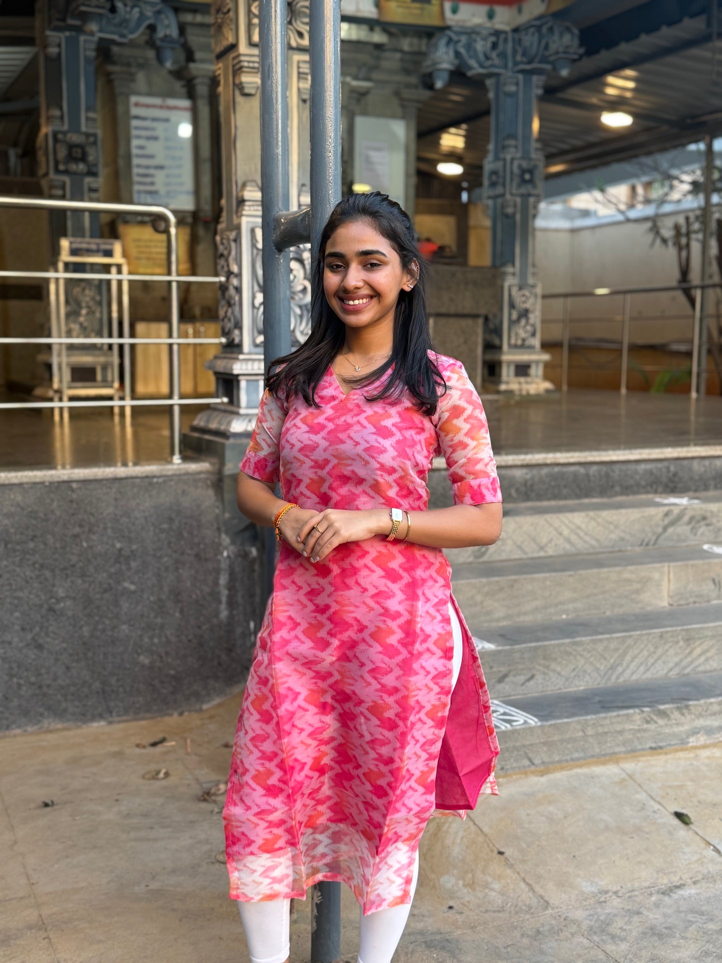 Elegant organza murti with elbow sleeves
