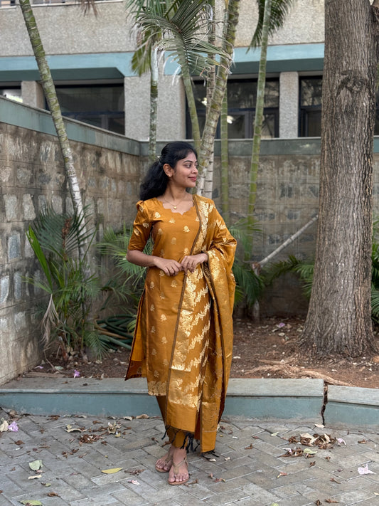 NY 537 Elegant Silk kurti with silk duppatta and elbow puff sleeves