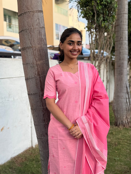 NY 486 Elegant Handloom cotton set with scallop sleeves