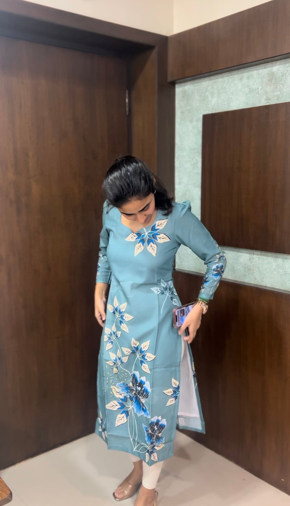 Elegant Linen Cotton kurti with 3/4th puff sleeves