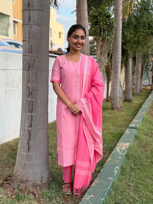 NY 486 Elegant Handloom cotton set with scallop sleeves