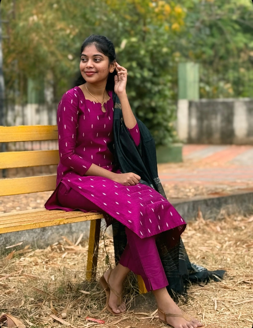 NY 530 Elegant Rawsilk 3/4th sleeves  with scallop neck