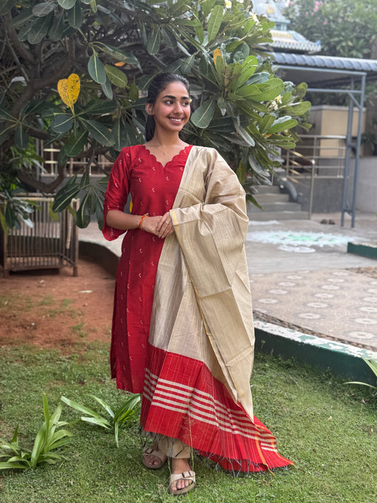 NY 483 Elegant  RawSilk  kurti with 3/4th sleeves and scallop detailings with kantha duppatta