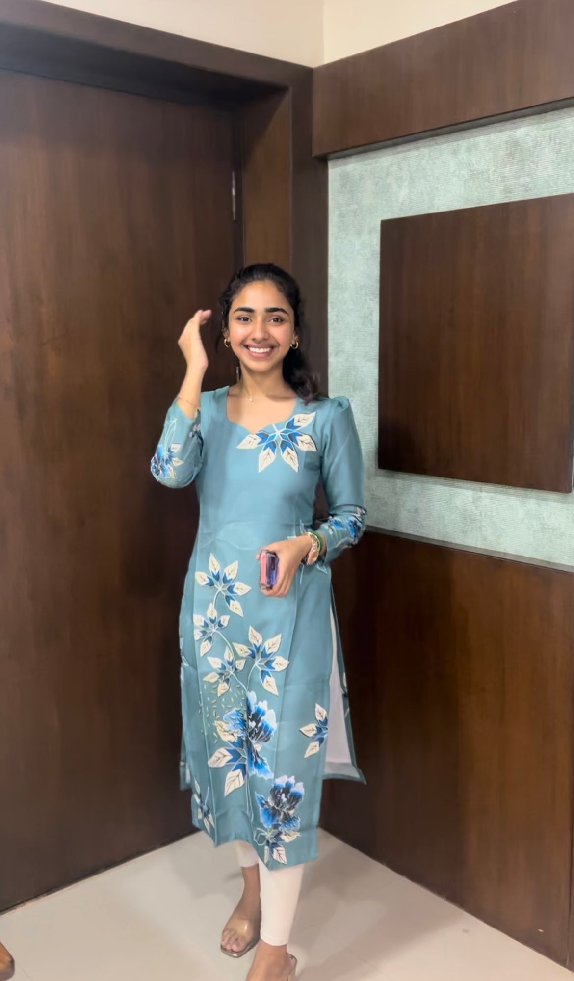 Elegant Linen Cotton kurti with 3/4th puff sleeves