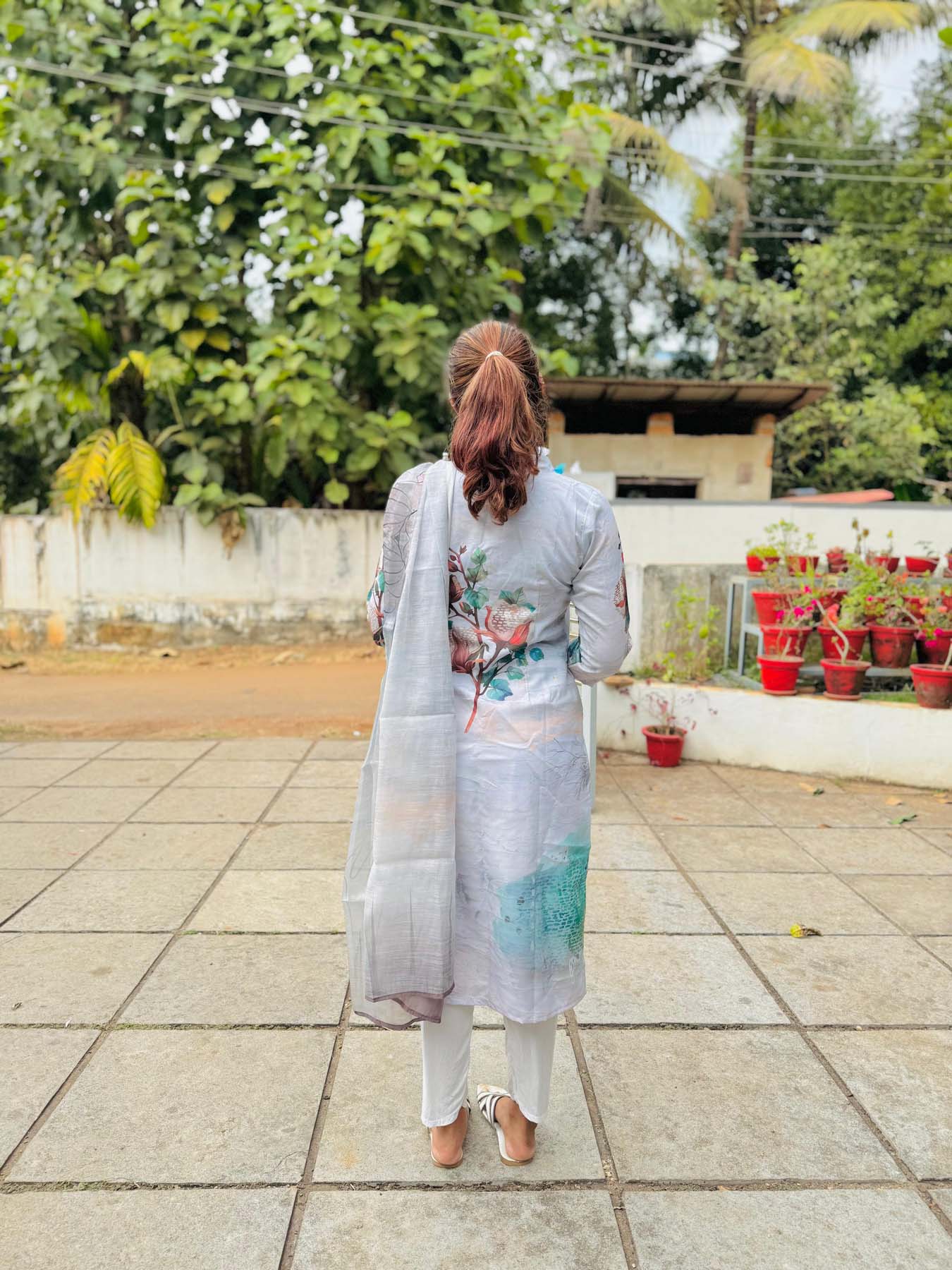 Elegant Linen kurti with 3/4th sleeves