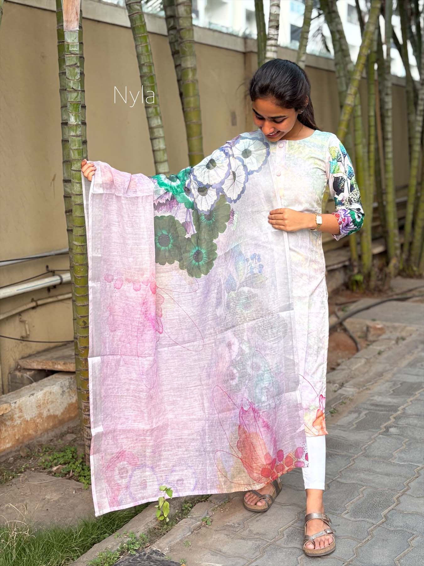 Elegant Linen kurti with 3/4th sleeves