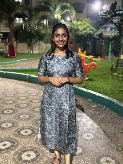 Elegant Semi Tussar  kurti with elbow puff sleeve