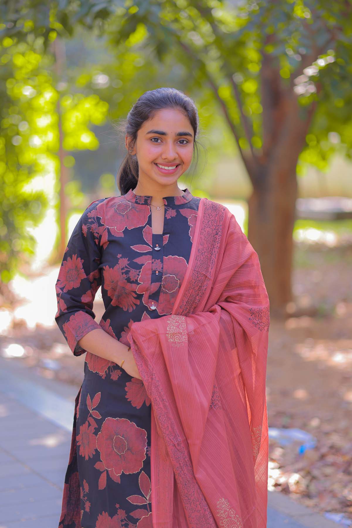 Elegant Pure Cotton Kurti with zari detailings and 3/4th sleeves