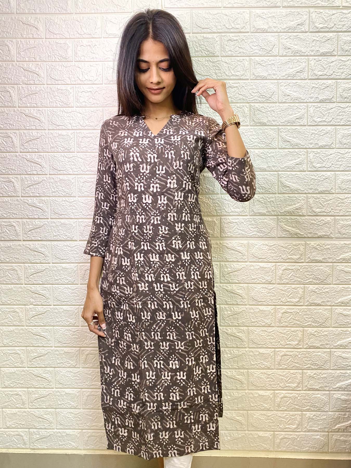 Elegant Linen  handblock cotton with 3/4th sleeves