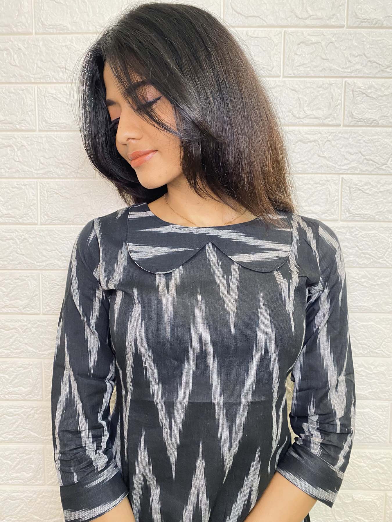 Ikkat kurti with 3/4th sleeves