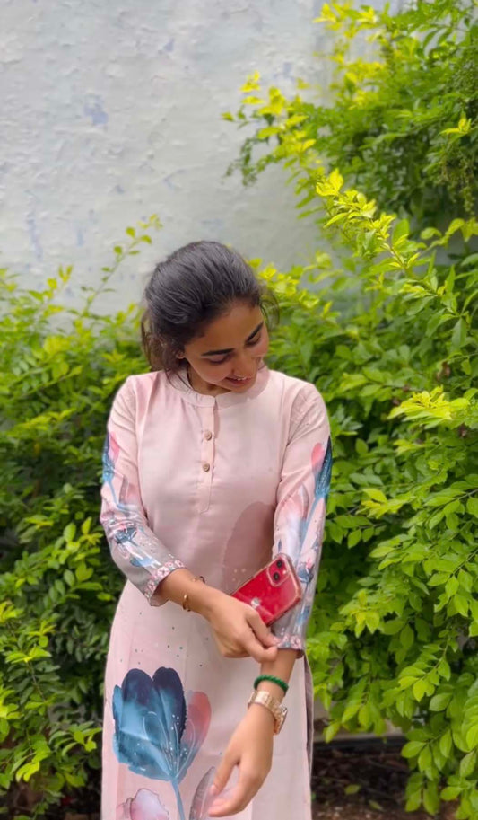 Elegant Linen kurti with 3/4th sleeves(lining attached)