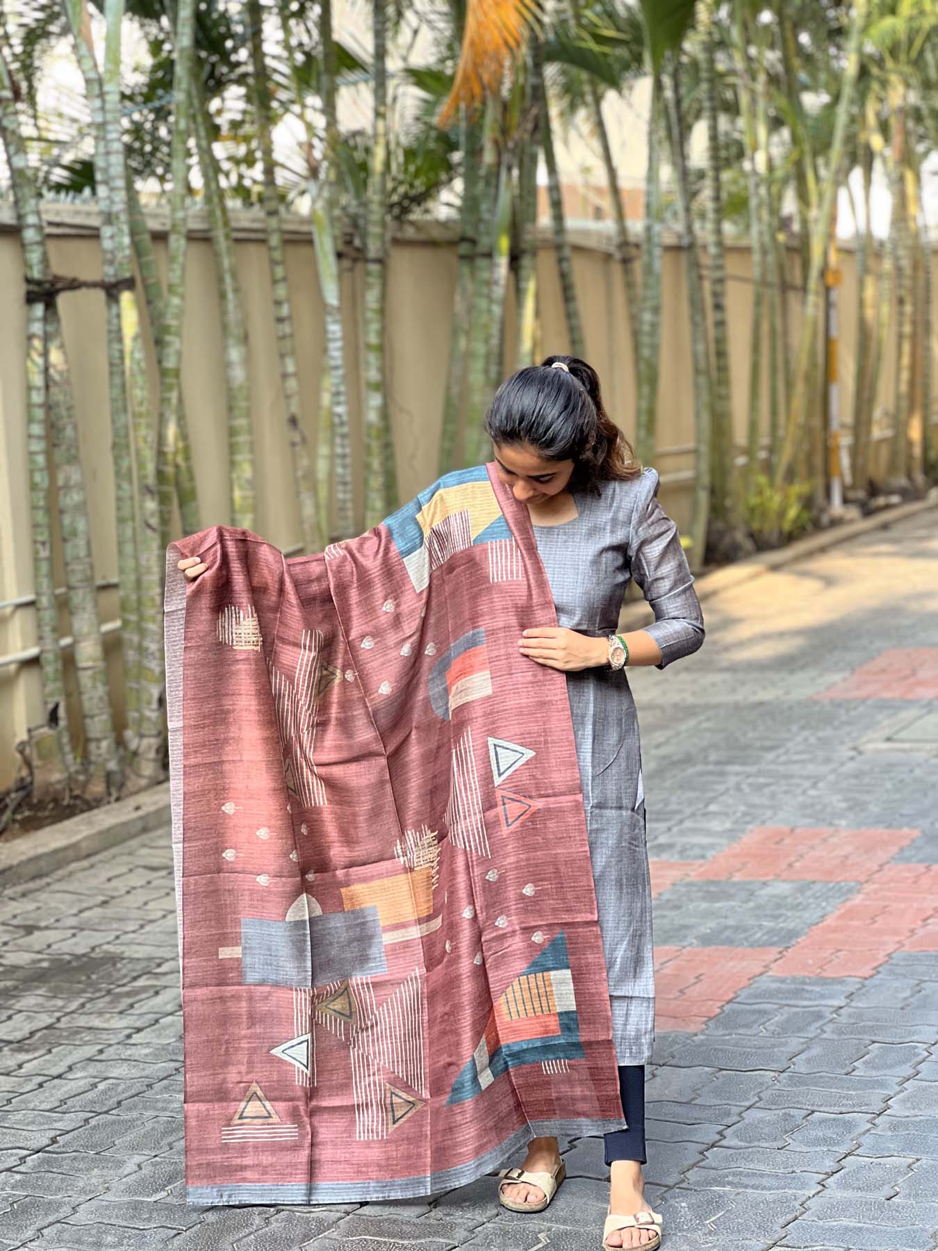 Elegant kurti with 3/4th puff sleeves