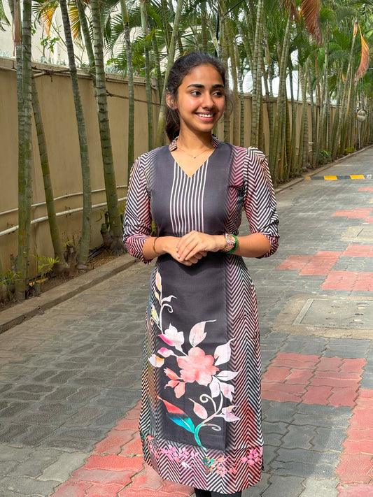 Elegant Linen kurti with 3/4th sleeves