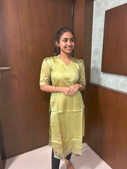 Elegant Tussar silk with elbow puff sleeves
