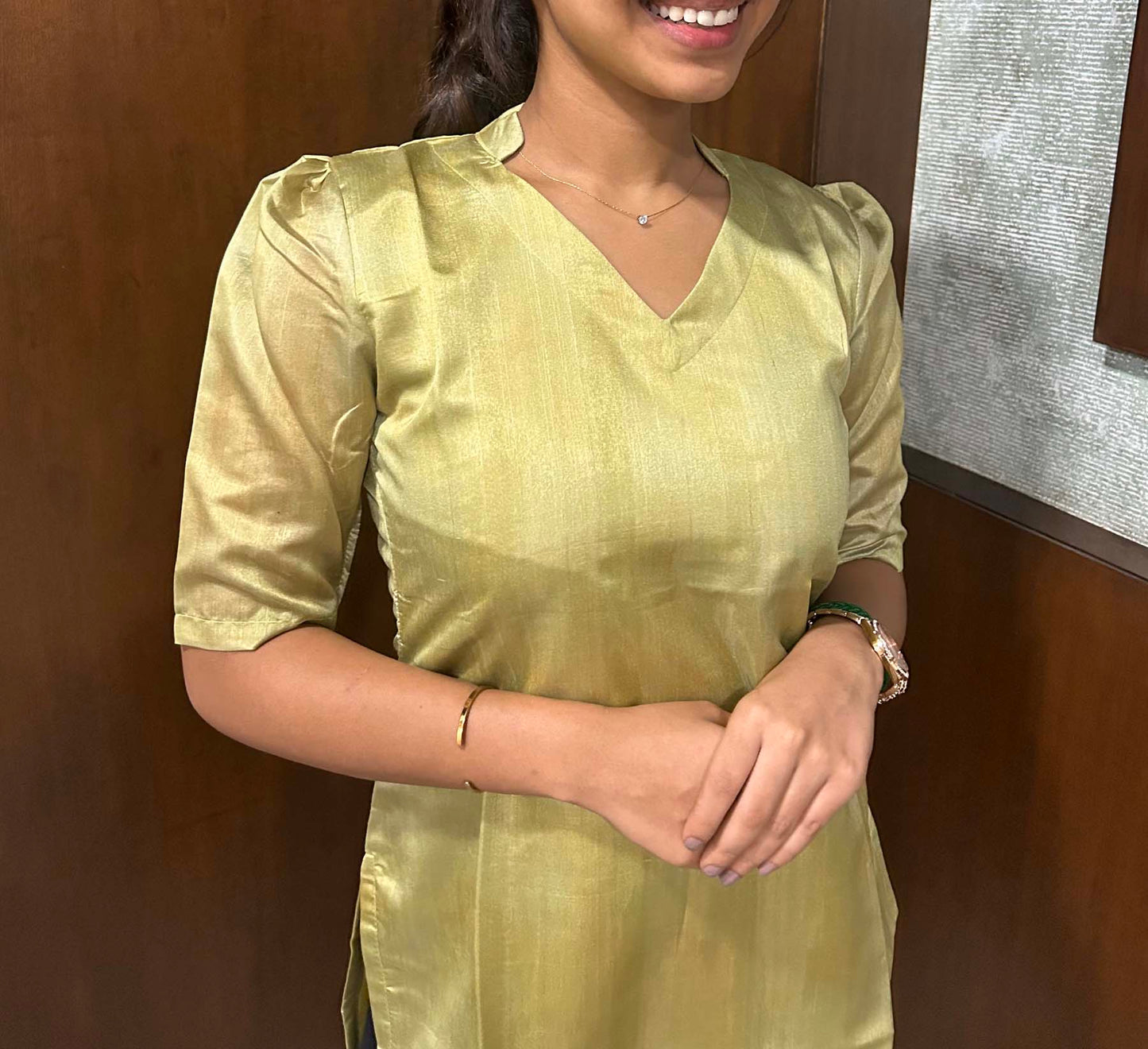 Elegant Tussar silk with elbow puff sleeves