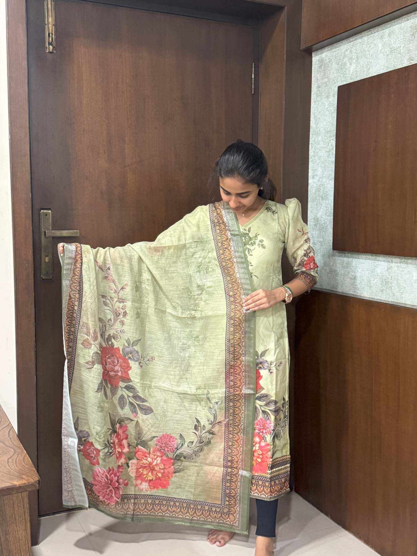 Elegant Linen  kurti with duppatta and 3/4th puff sleeves