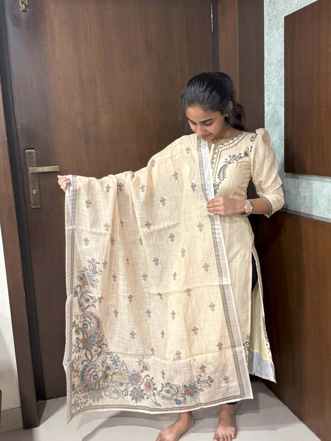Elegant Linen  kurti with duppatta and 3/4th puff sleeves