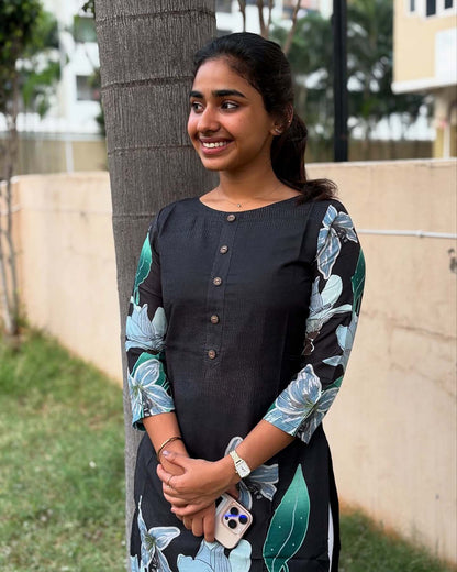 Elegant Muslin kurti with 3/4th sleeves