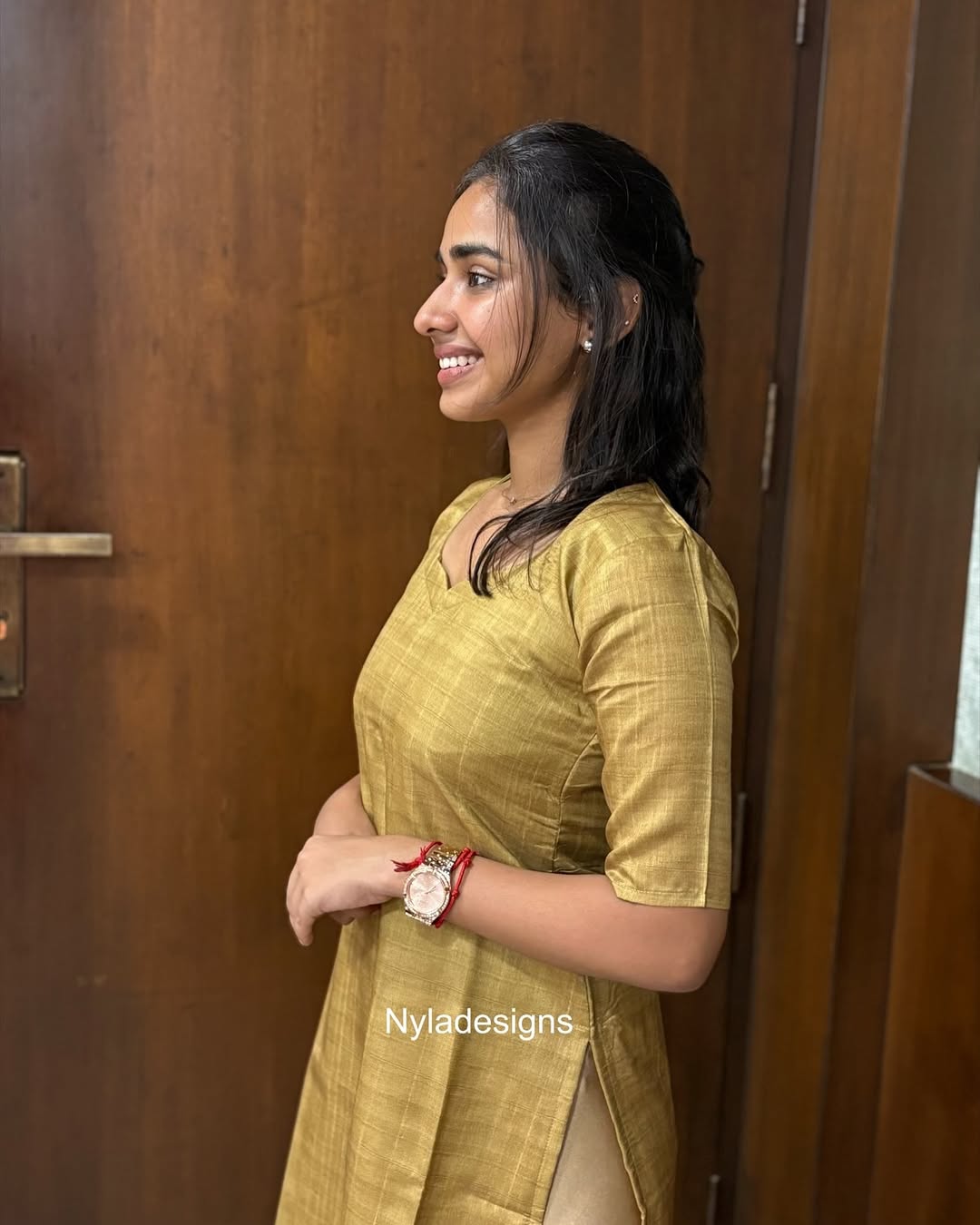 Elegant Chanderi kurti with duppatta and elbow sleeves