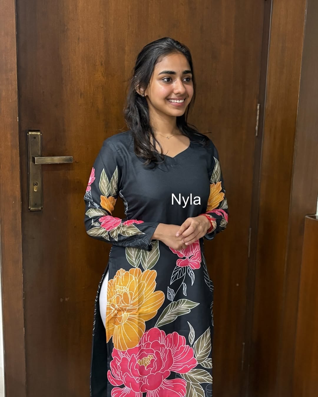 Elegant Linen Print kurti with full sleeves