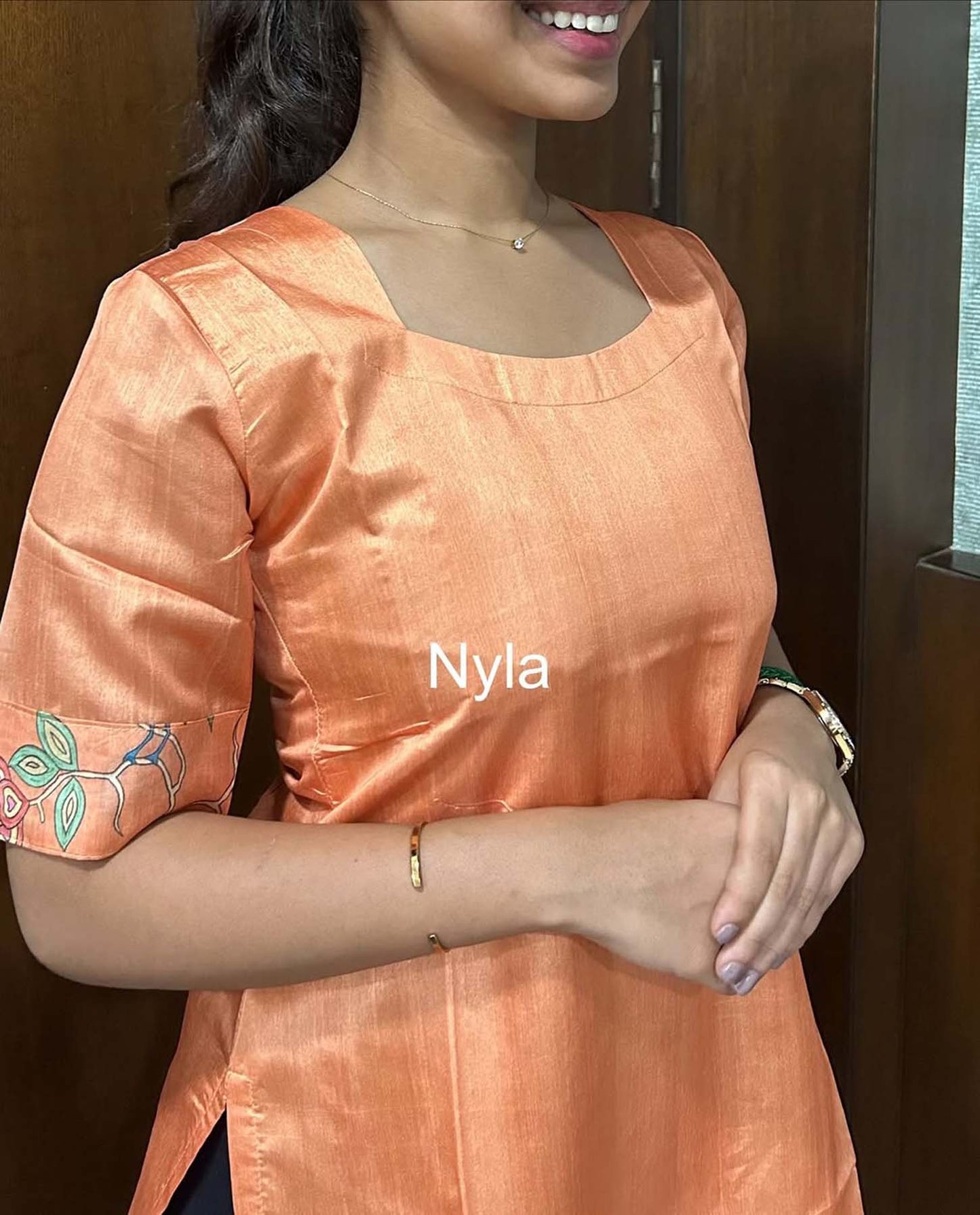 Elegant Tussar silk with elbow sleeves