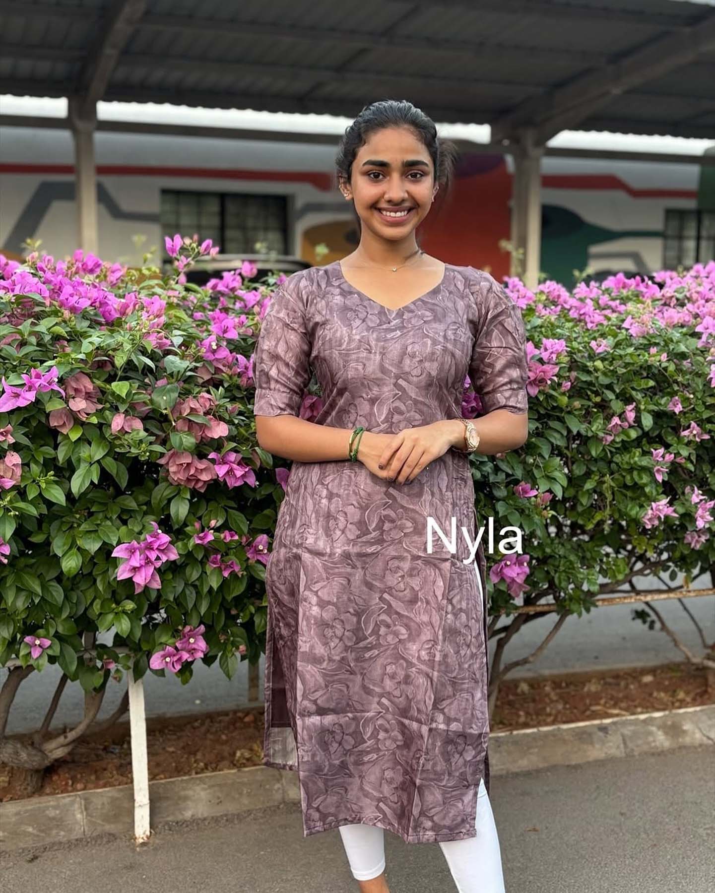 Elegant Chanderi silk with golden butta kurti and elbow puff sleeves