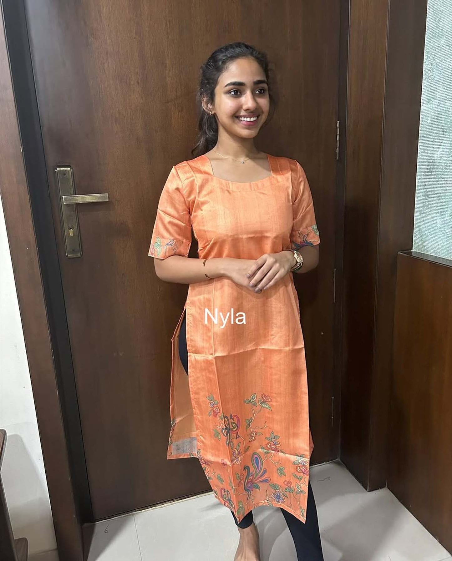 Elegant Tussar silk with elbow sleeves