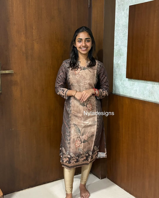 Elegant Muslin shimmer kurti with 3/4th sleeves