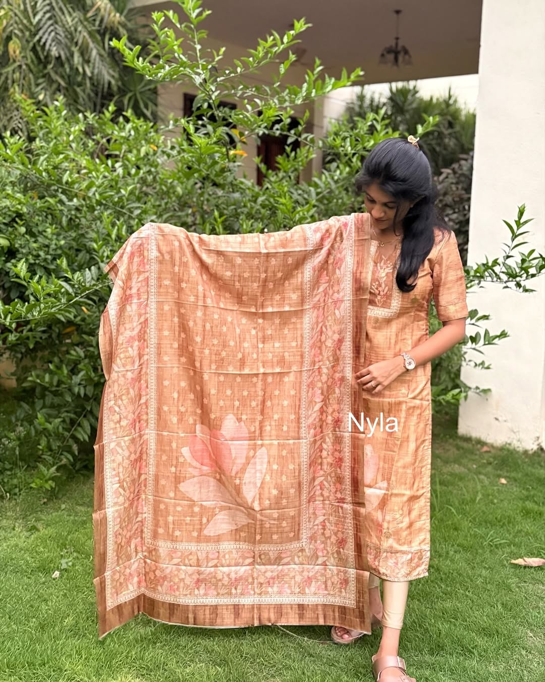 Elegant Chanderi with golden butta kurti with duppatta and elbow sleeves