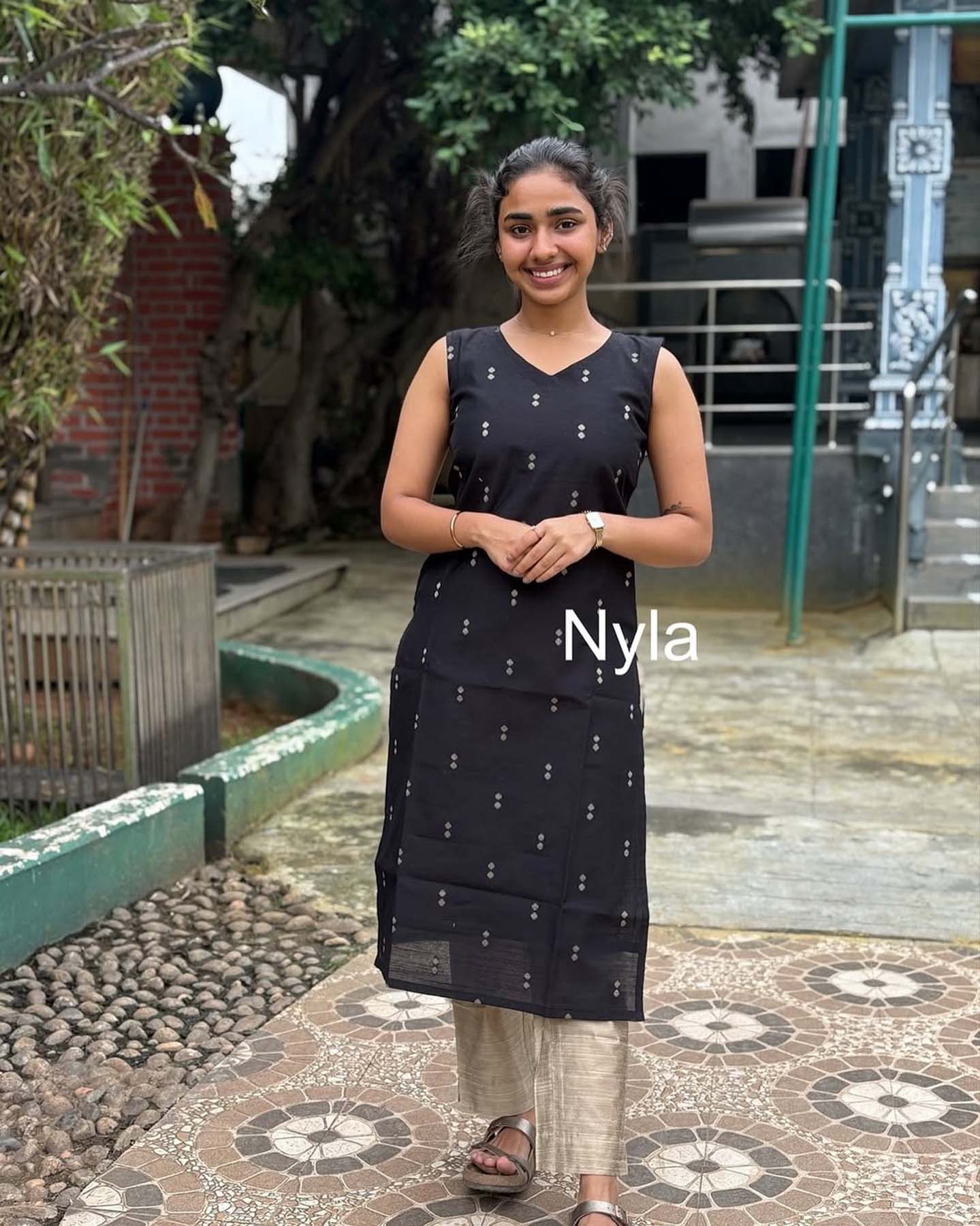 Elegant Premium RawSilk  kurti with kantha duppatta (Sleeves can be customised)