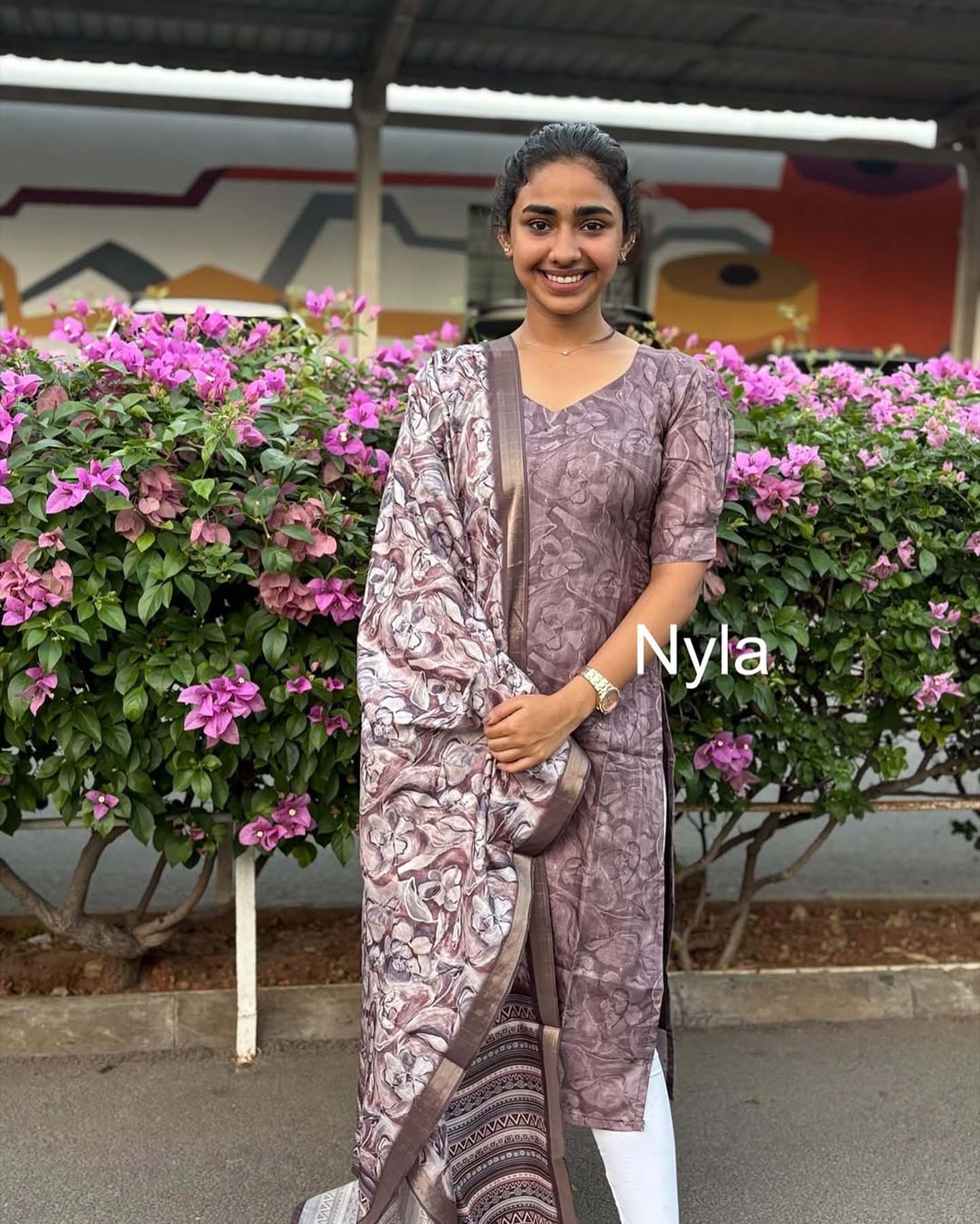 Elegant Chanderi silk with golden butta kurti and elbow puff sleeves