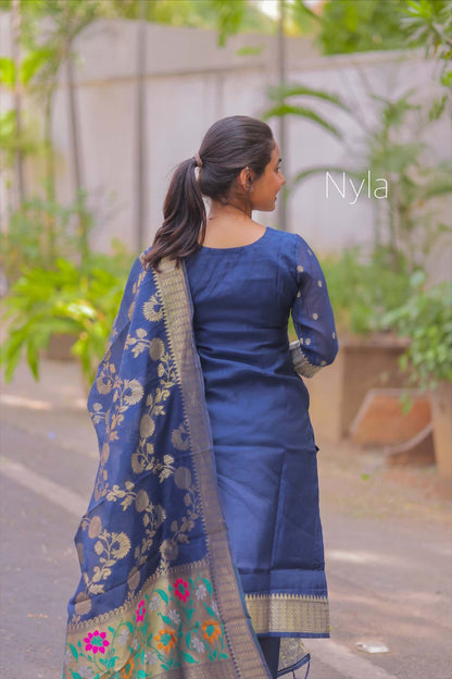 Elegant Banarasi Silk with paithani border with 3/4th sleeves