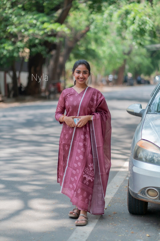 Elegant Chanderi cotton kurti with 3/4th sleeves